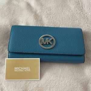 Michael Kors Fulton Flap Continental Wallet